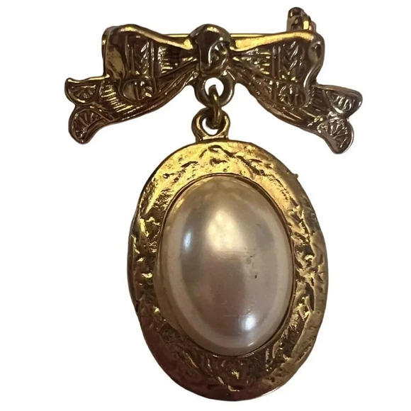 Vintage 60s-70s Bow Faux Pearl Cabochon Locket Brooch Pin Gold Tone - Picture 2 of 3